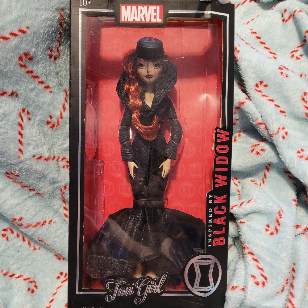 Marvel Black Widow Madame Alexander Fan Girl Collector's Doll